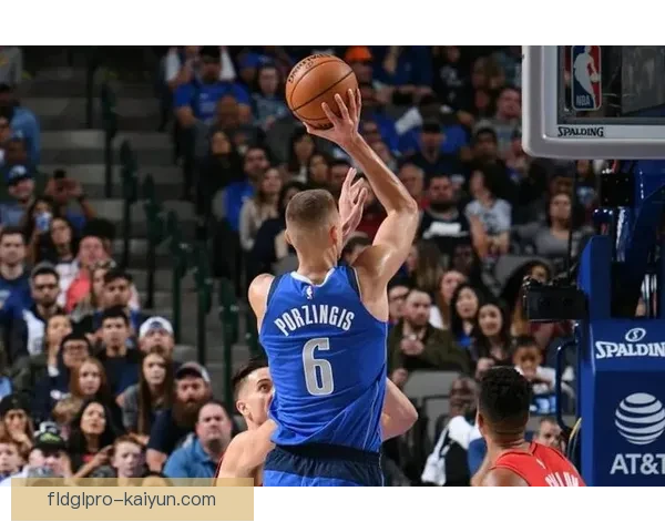 马丁内斯近期状态回暖，表现值得关注，备战新赛季准备充分