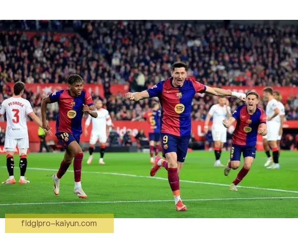 西甲巴萨回归诺坎普，主场作战迎战新赛季备受期待